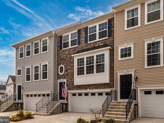 3rd image of 8146 Villaggio Dr