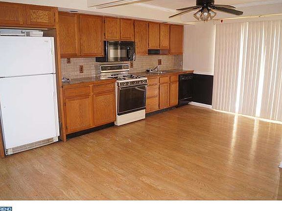 2nd image of 62 Atlantic Ave