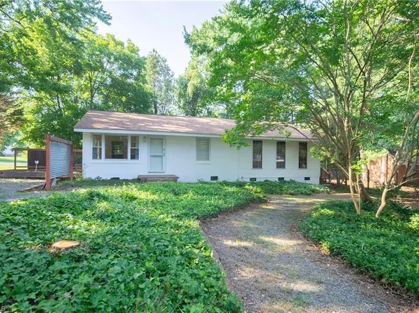 7606 Bailey Ln, Liberty, NC 27298