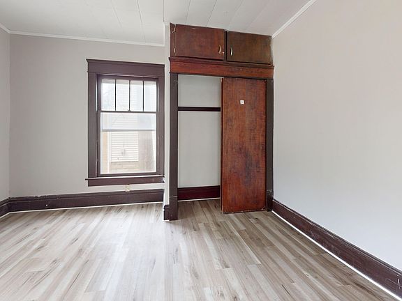 4th image of 801 W Exchange St