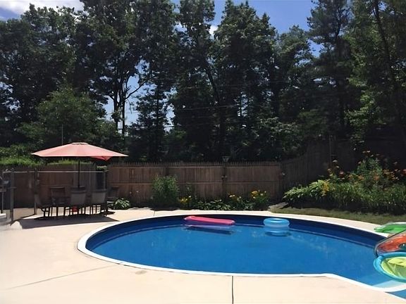 4th image of 18 Ridgecrest Drive