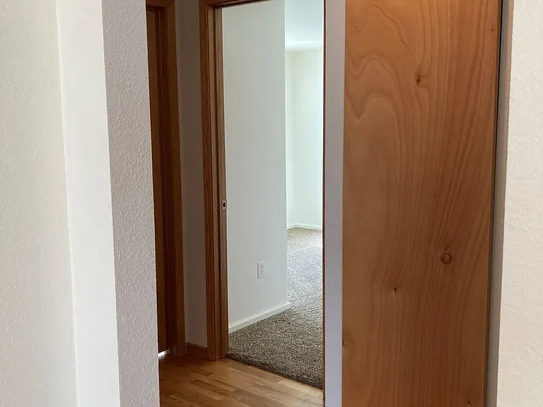 700 S 46th Ave — Photo 16