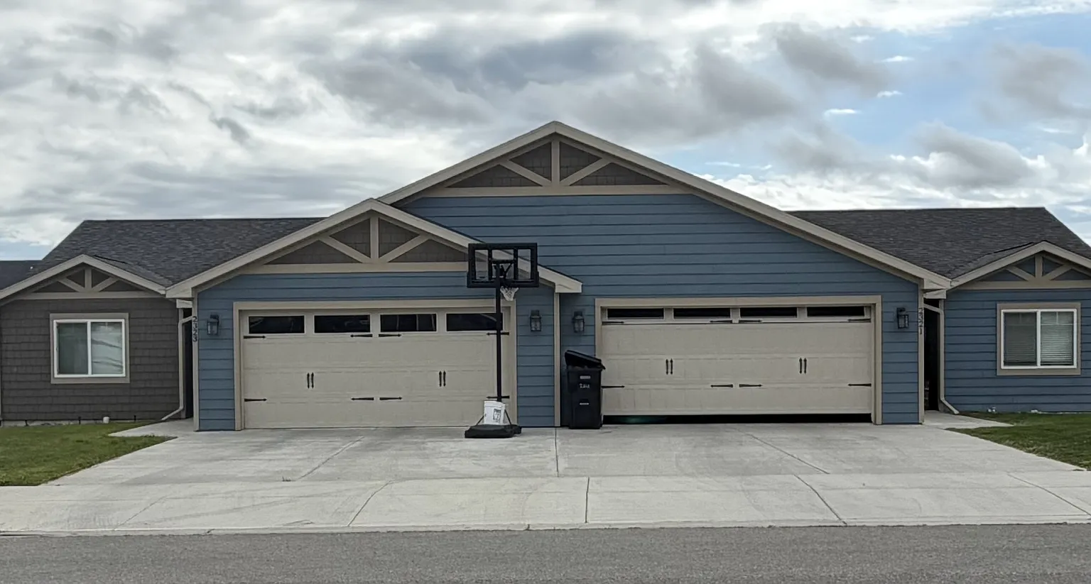 2321 Gleneagles Boulevard - 1 — Photo 3
