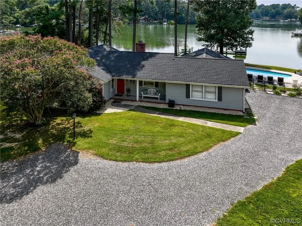 20 S Sioux Trl, Kilmarnock, VA 22482