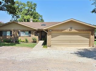 513 Kiowa Dr W, Lake Kiowa, TX 76240