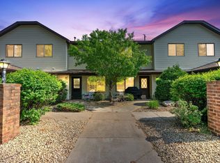 1526 Helmo Ave N, Oakdale, MN 55128