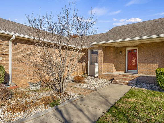 5th image of 3277 Muriel Pl