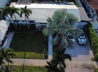 4240 SW 98th Ct, Miami, FL 33165