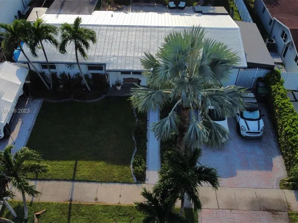 4240 SW 98th Ct, Miami, FL 33165
