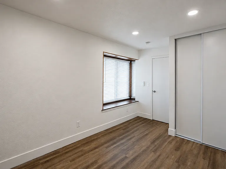8840 San Vicente Ave — Photo 9