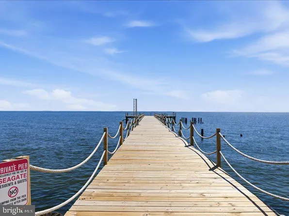 4013 Sea Gate Sq, Chesapeake Beach, MD 20732