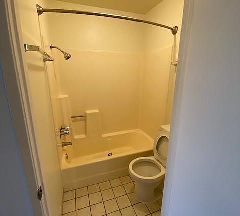 5th image of 3600 Bagley Ave APT 208