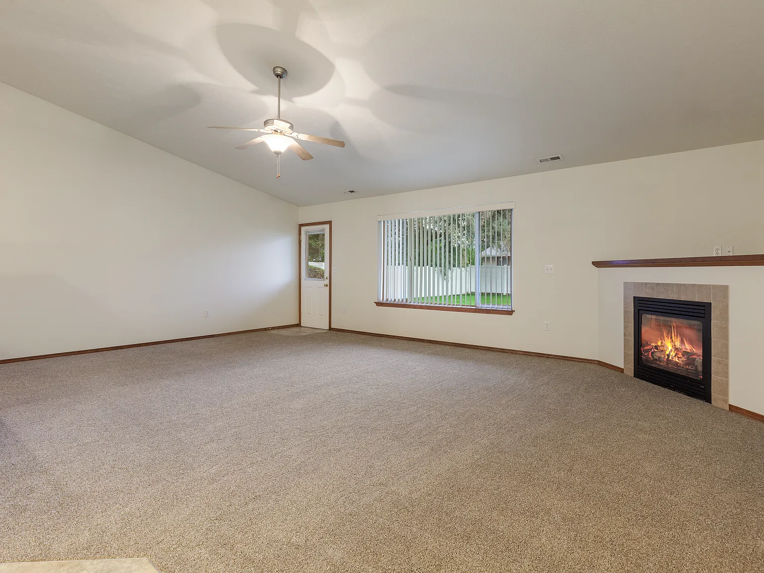 3 bed, 1500 sqft, $2,250 — Photo 4