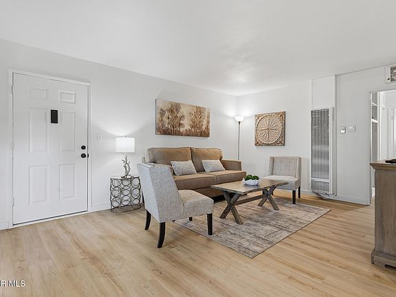 5th image of 22050 Calvert St #10