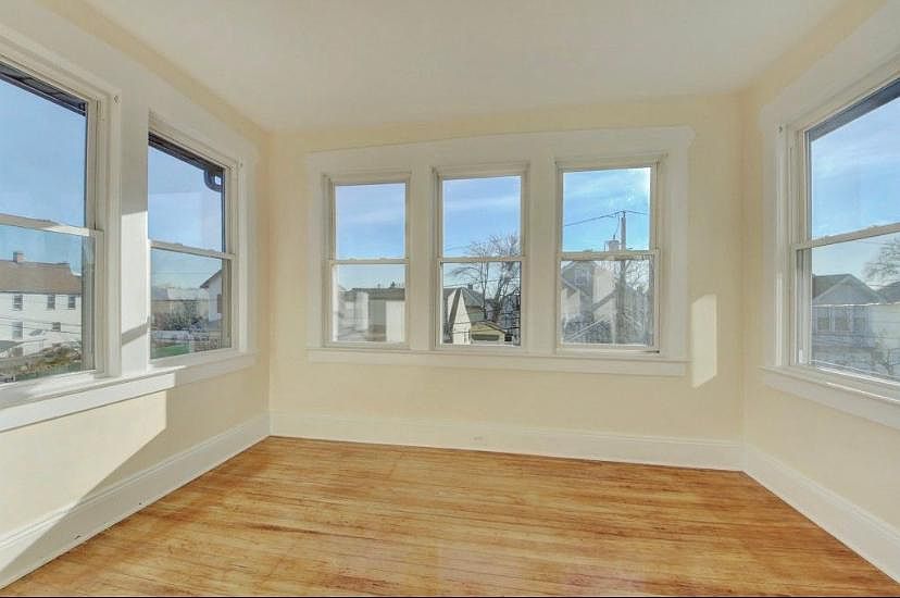 1st image of 28 Howard Pl Floor 2