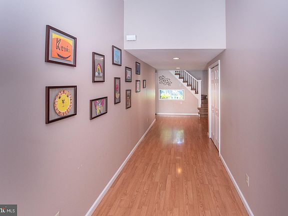 5th image of 213 S 10th St