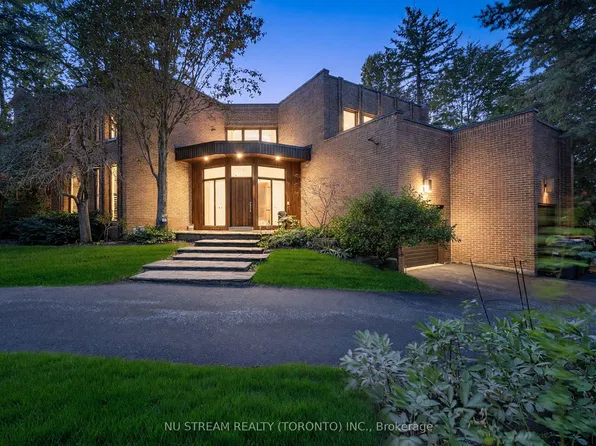 35 Penwood Cres, Toronto, ON M3B 3B1