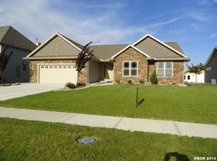 609 Palm Dr, Findlay, OH 45840