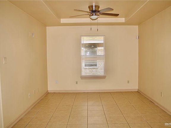 5th image of 901 W Caffery Ave APT 4