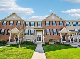 588 Cimmaron Cir, Crystal Lake, IL 60012