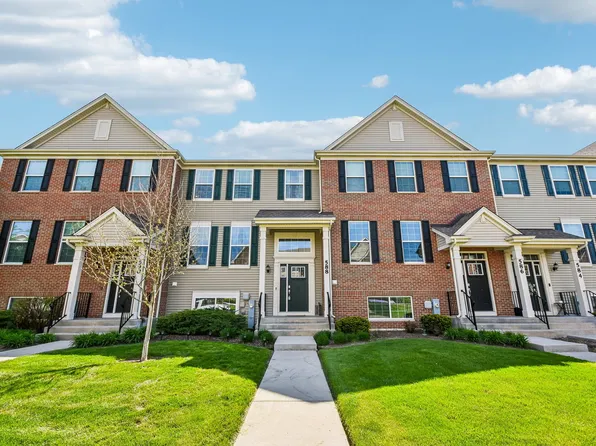588 Cimmaron Cir, Crystal Lake, IL 60012