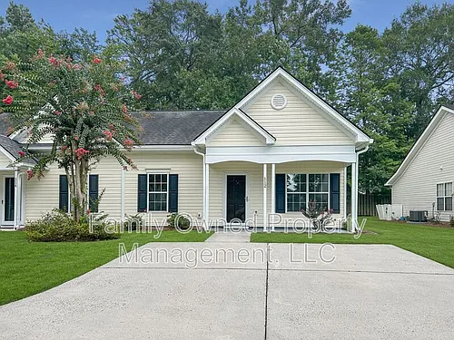 112 Stewart Pl Photo 1