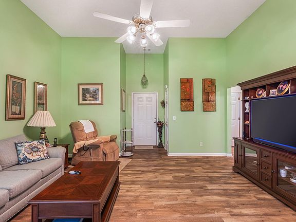4th image of 207 Castle Pines Dr