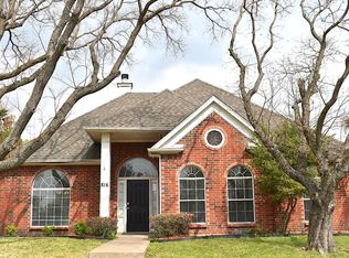 816 Buckeye Dr, Mesquite, TX 75181
