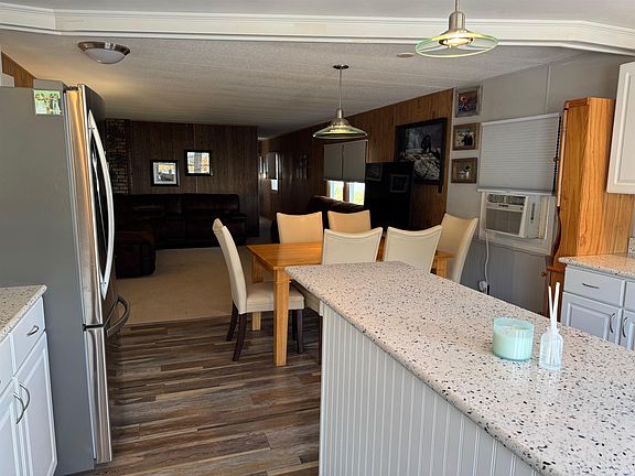 5th image of 303 Lake Shore Road #D - 2