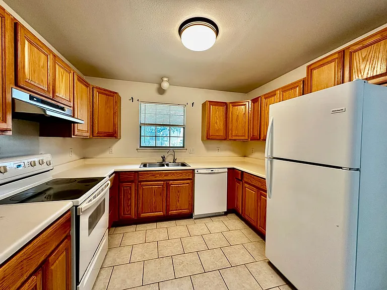 3108 Flanders Dr — Photo 4