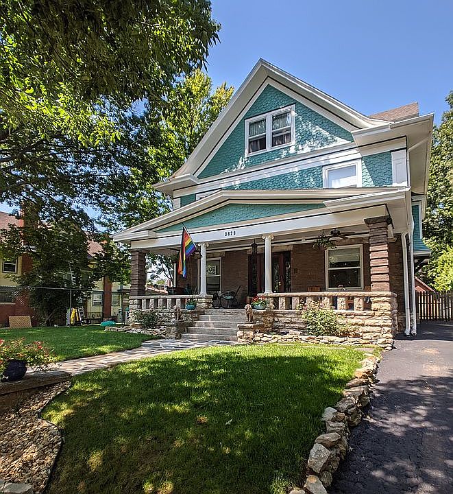 2nd image of 3828 Harrison St