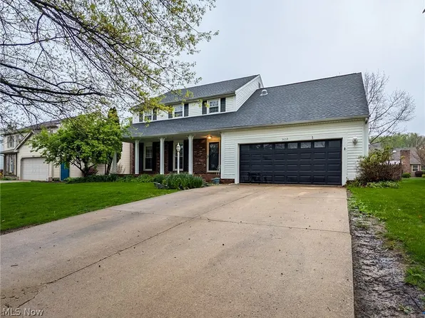 3659 Farnham St NW, North Canton, OH 44720