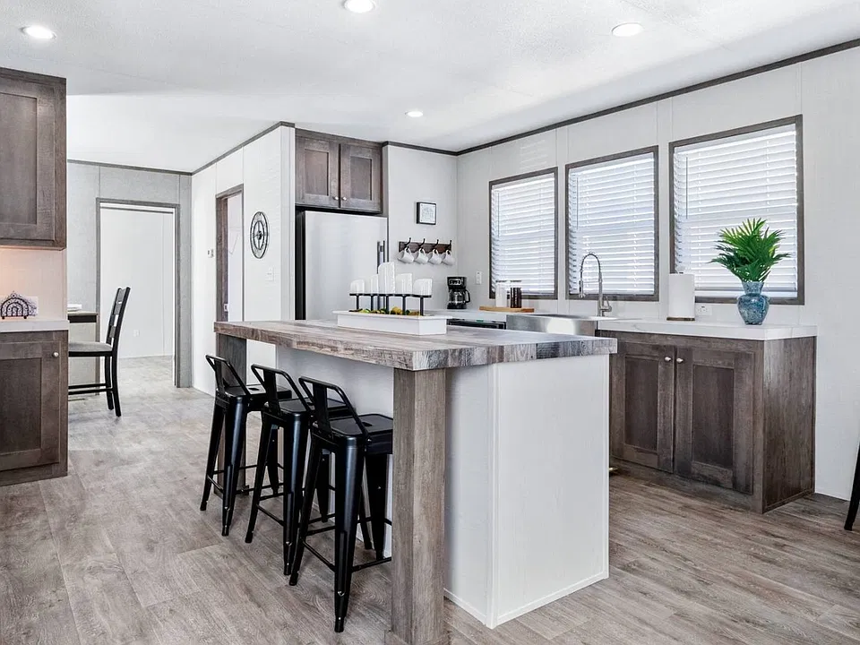 1806 Sidewinder Dr