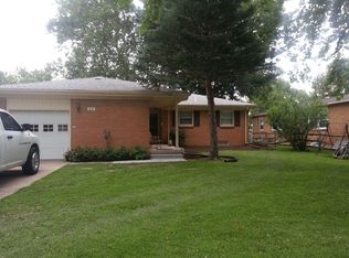 410 N Slade Ave, Haysville, KS 67060