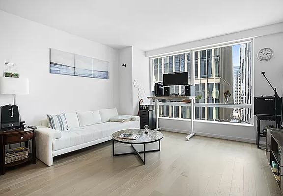 5th image of 138 Willoughby St #20C