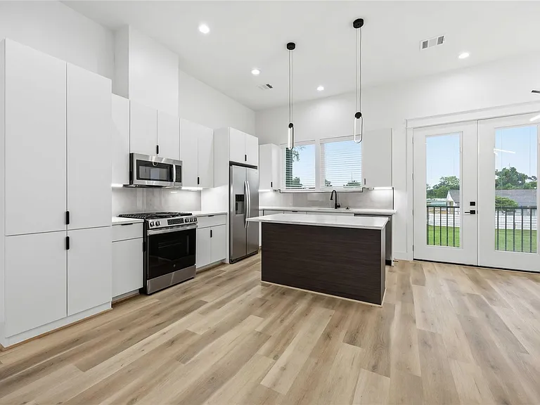 6627 Katarani Dr — Photo 12