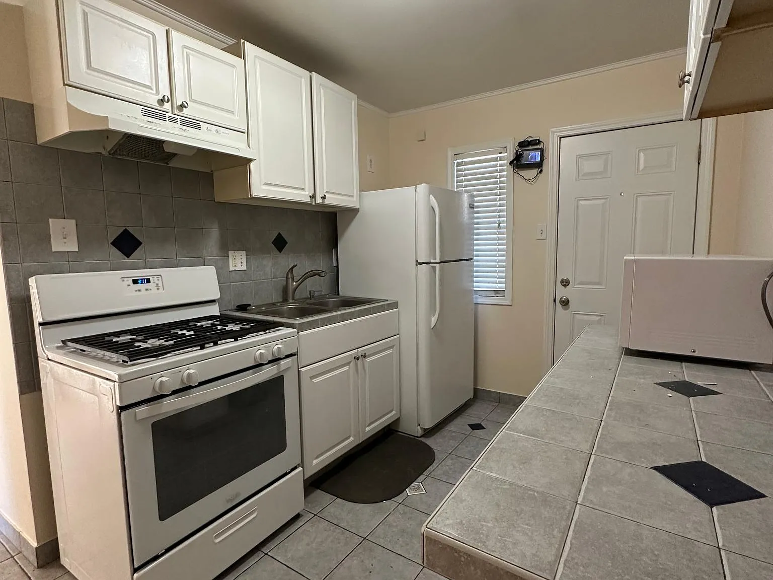 300 W Rio Grande Ave — Photo 4