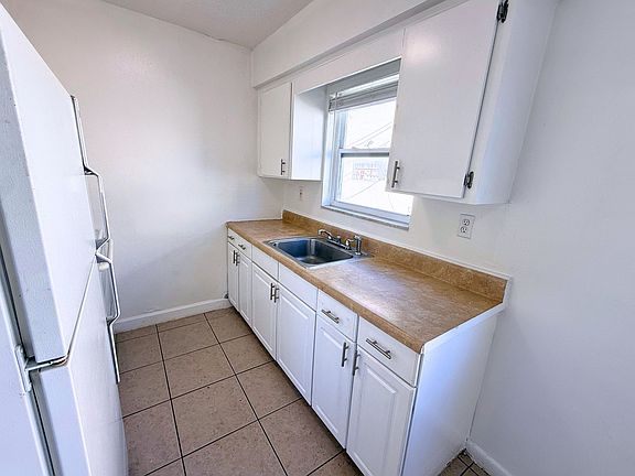 3rd image of 3741 SW 59th Ter #2