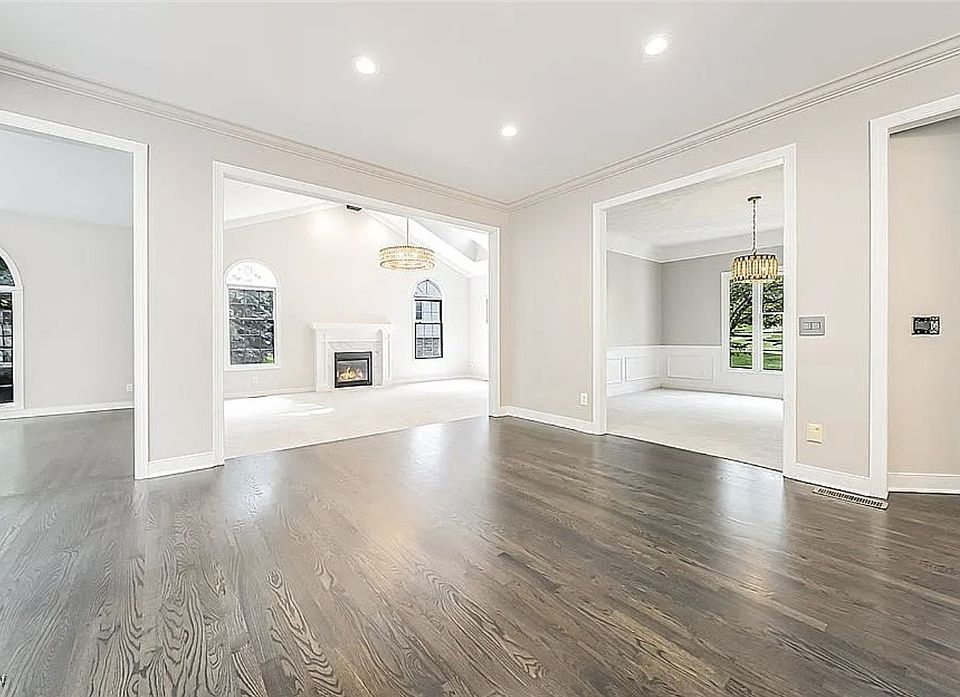2nd image of 7221 Boulder Wood Dr