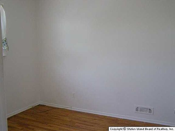 5th image of 25 Downey Pl