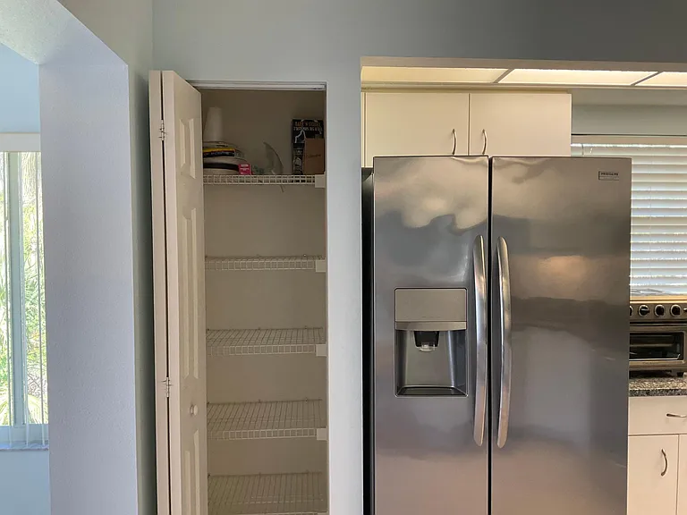 819 Montrose Dr #202 — Photo 10