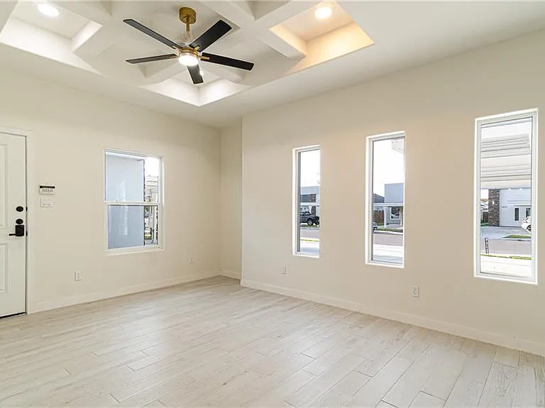 5805 Northwestern Ave #1 — Photo 8