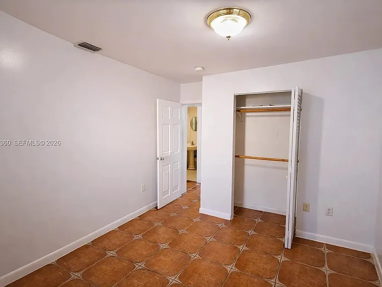 2544 SW 20th St — Photo 10