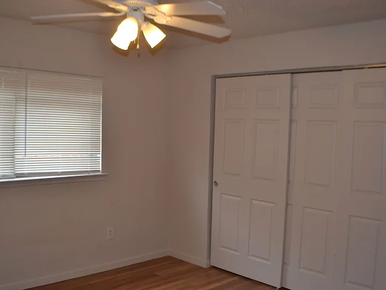 1520 Pebblewood Dr — Photo 15