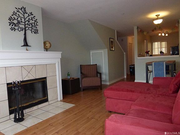3rd image of 15 Teresita Blvd APT 2