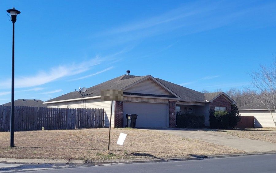 1st image of 18 Willow Lake Dr