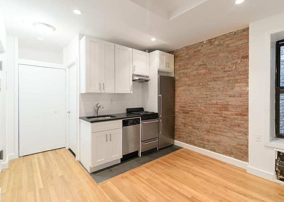 2nd image of 419 E 73rd St APT 1C