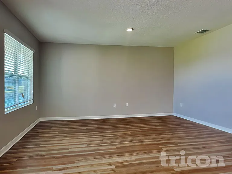 991 Summer Glen Dr — Photo 3