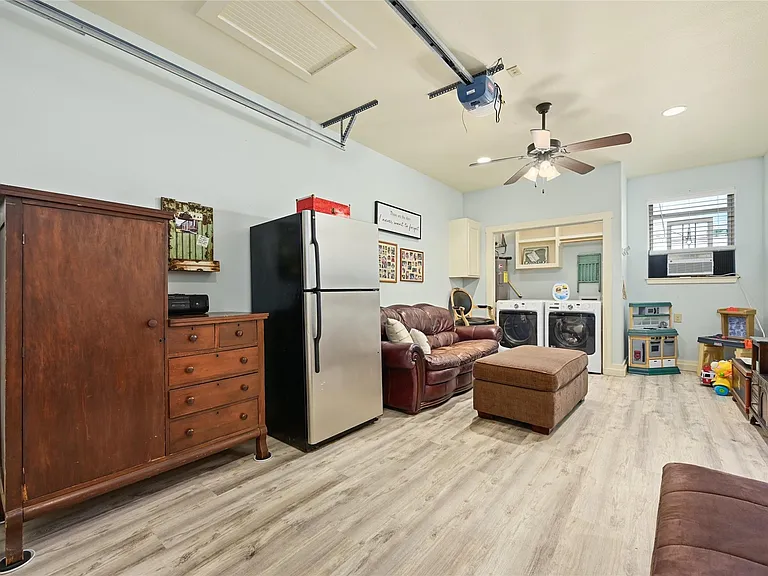 1009 Lauder Dr — Photo 4