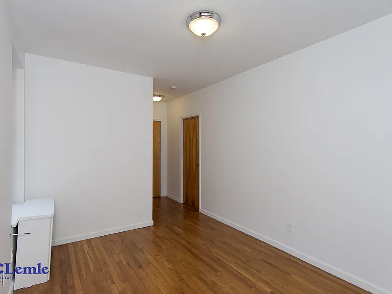 141 E 26th St #5D — Photo 4